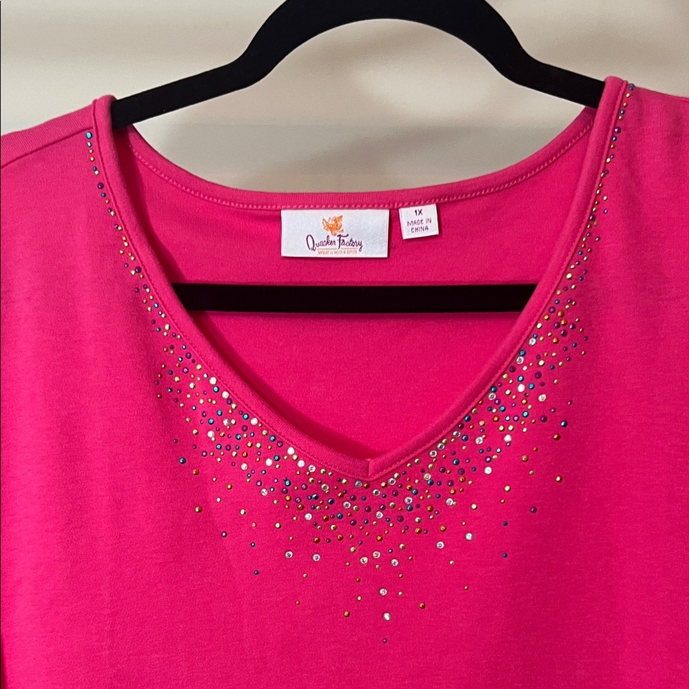 Quacker Factory Fuchsia Embellished Short Sleeve Top - Picture 2 of 2